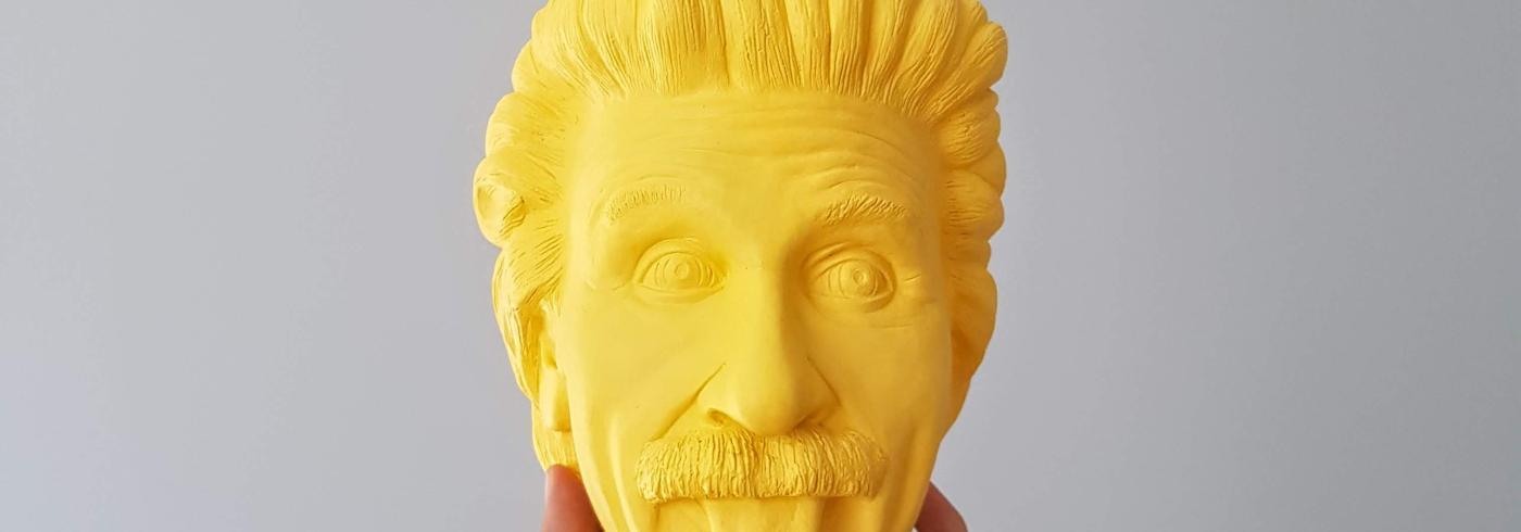 Headless Einstein figure